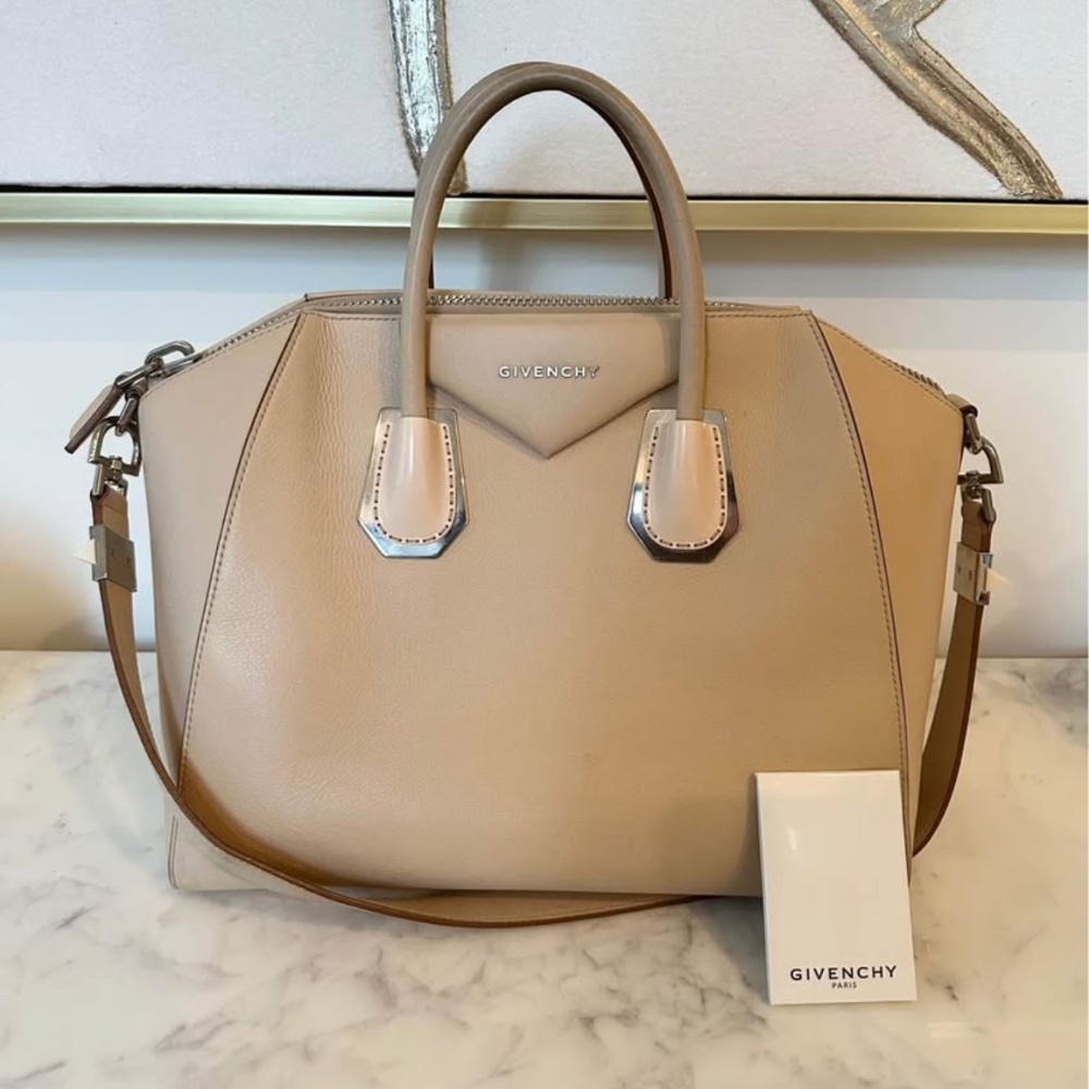 Givenchy Medium Antigona